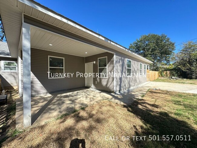 Primary Photo - 1724 Parker St