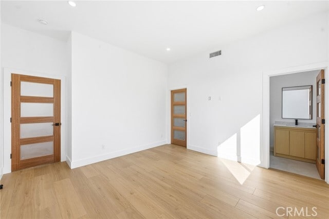 Building Photo - 6554 Balboa Blvd