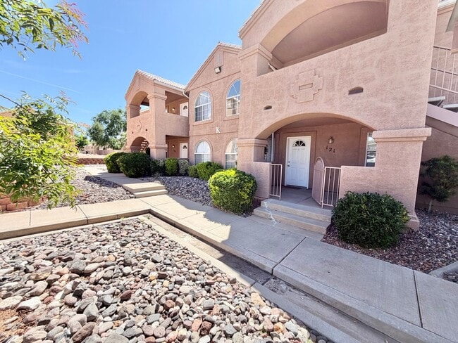 Building Photo - Wonderful Remodeled La Paloma Home!