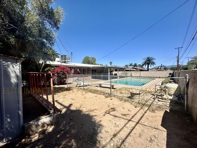 Building Photo - 5962 E 25th St