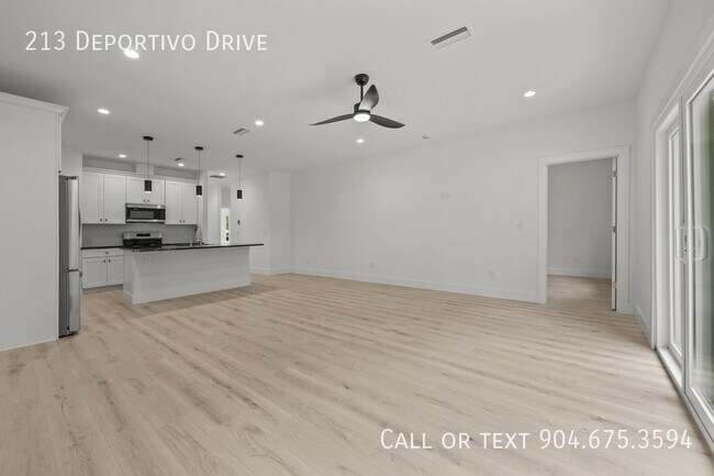Building Photo - 213 Deportivo Dr