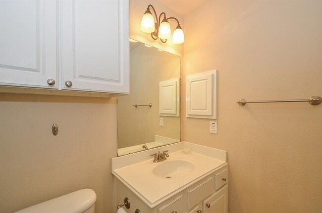 Building Photo - 24643 Hampton Lakes Dr