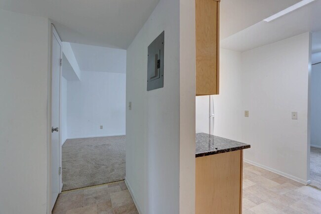 Building Photo - 1BD/1BA - Great Condo in Columbia