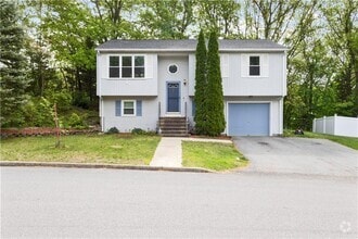 Building Photo - 32 Lawnacre Dr