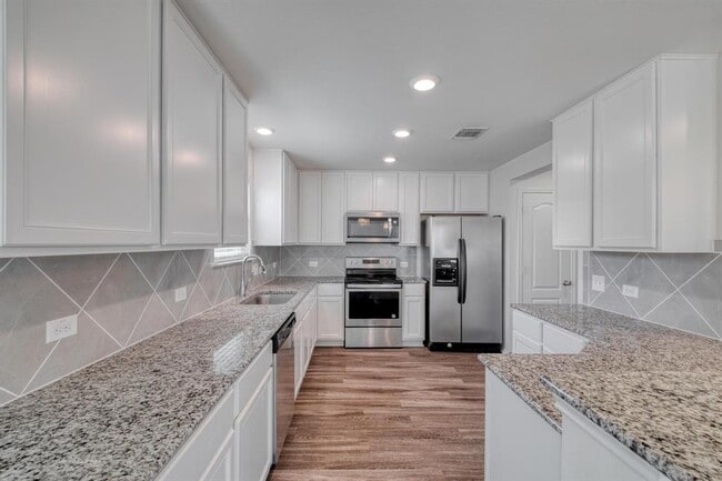 Building Photo - 13603 Abraham Lincoln St