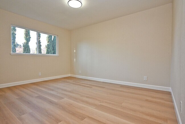 Building Photo - $4590 -- Beautifully Remodeled Brookvale Home on a Quiet Court