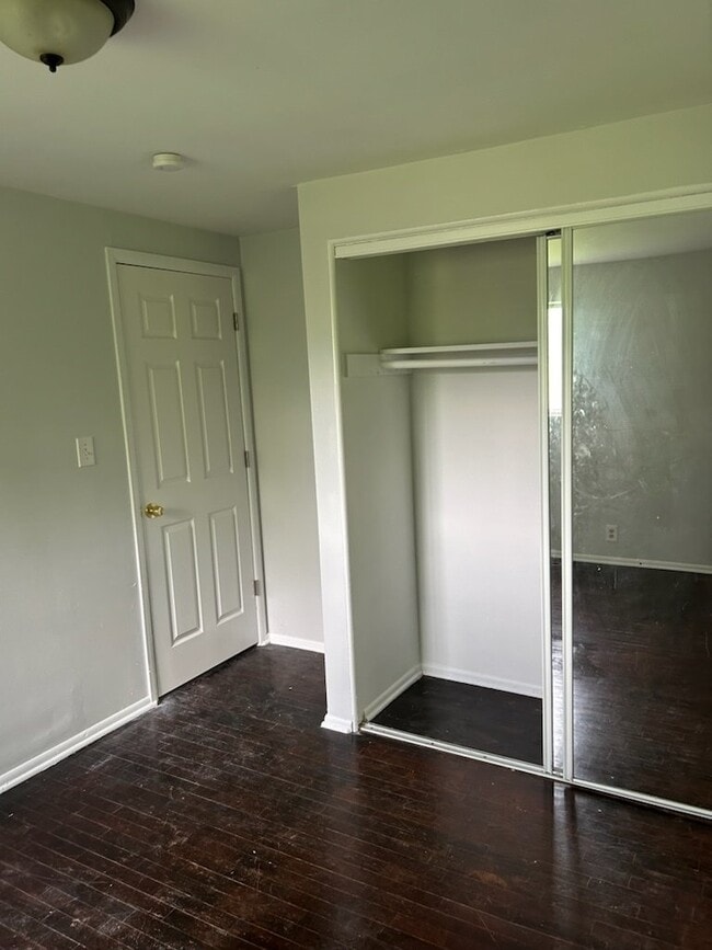 Building Photo - Property in Mt Morris (Section 8 ready)