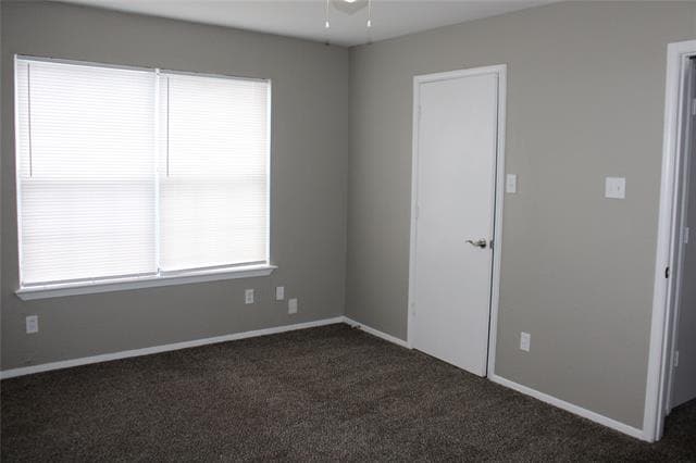 Building Photo - 526 Glen Cove St