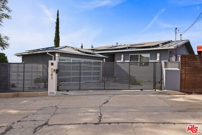 Building Photo - 7191 Pacific View Dr