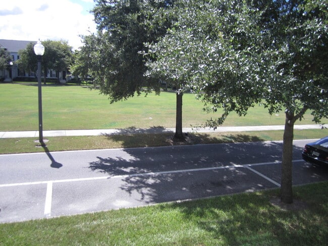Building Photo - 3-story, 3/3.5, updated, townhome in the h...