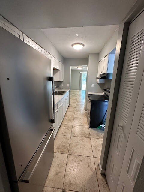 Building Photo - 7209 SW 45th Pl