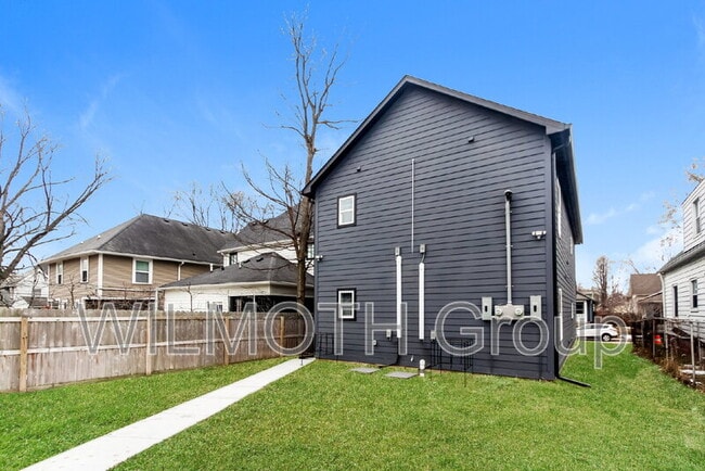 Building Photo - 929 N Beville Ave