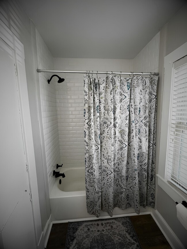 Building Photo - 317 De Soto St