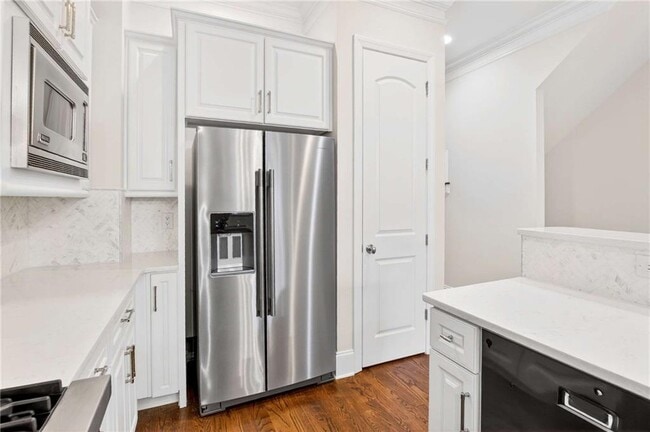 Building Photo - 841 Inman Vlg Pkwy NE