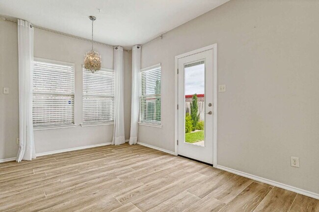 Building Photo - Modern Suburban Retreat in the Heart of McKinney