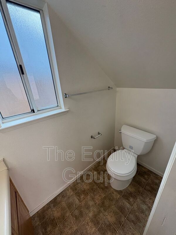 Building Photo - 2408 W Packwood Dr