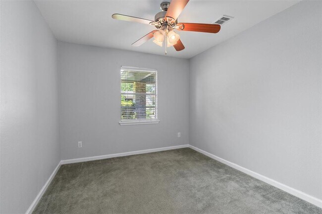 Building Photo - 13205 Bourbon St