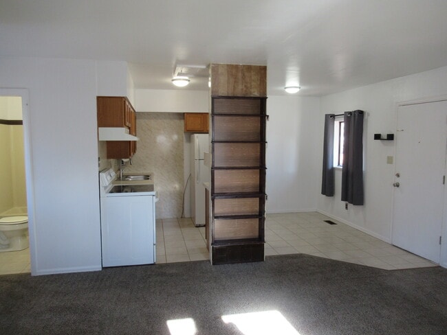 Building Photo - 2604 Tremont St