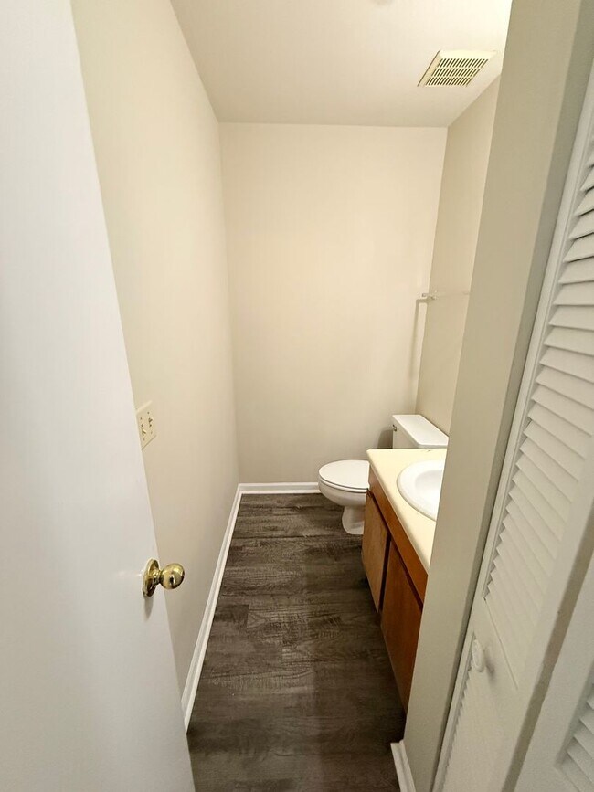 Building Photo - 1319 Airport Dr