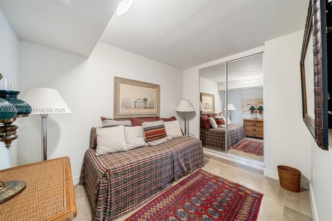 Building Photo - 881 Ocean Dr