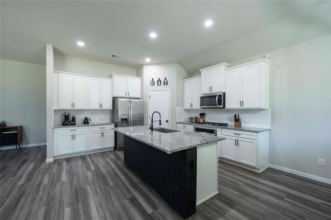 Building Photo - 31302 Raleigh Creek Dr