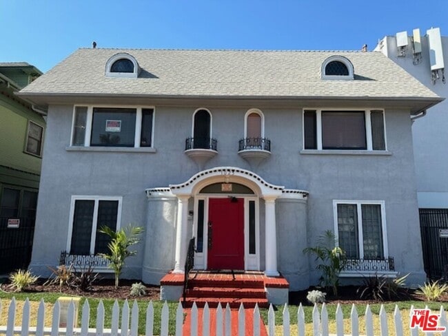 Primary Photo - 1025 Locust Ave