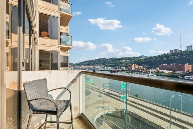 Building Photo - 151 Fort Pitt Blvd