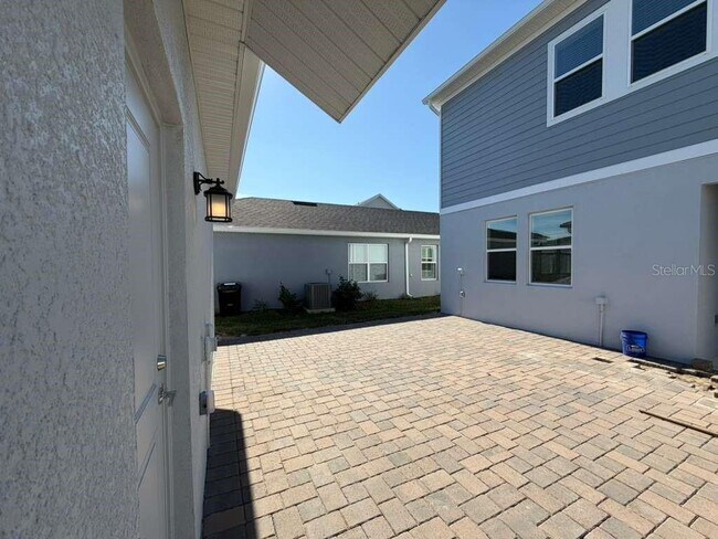 Building Photo - 7381 Ivy Tendril Ave