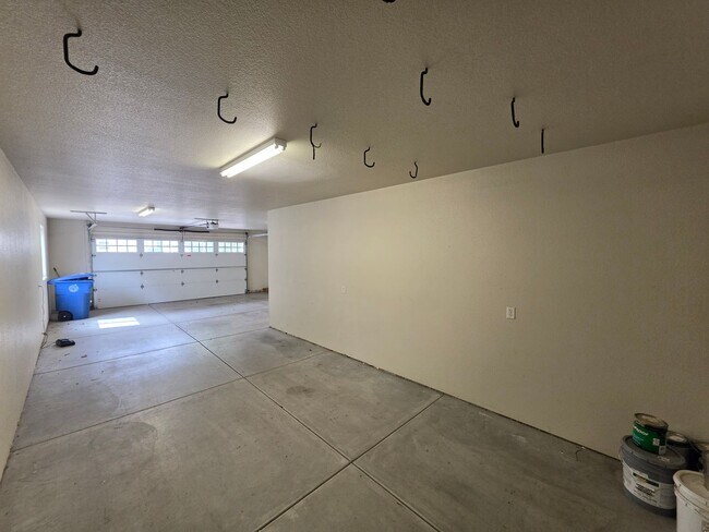 Building Photo - 3722 E Avocet Way