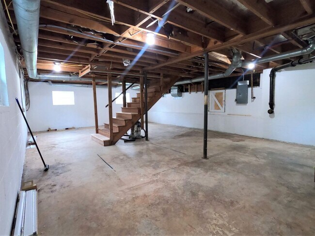 Building Photo - 1227 Rocky Hill Rd