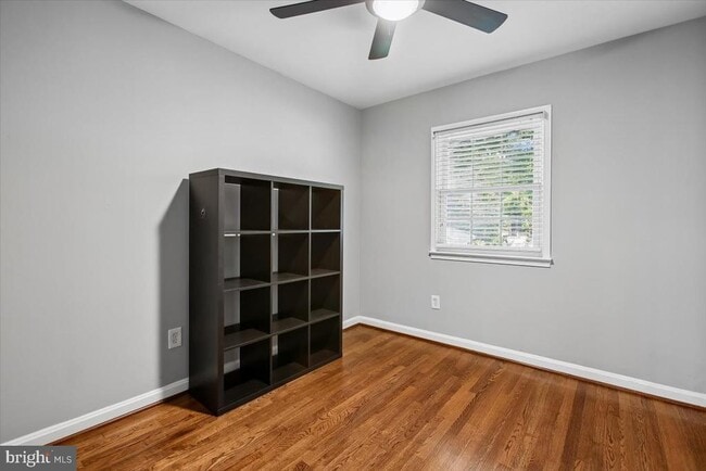 Building Photo - 3801 Denfeld Ave