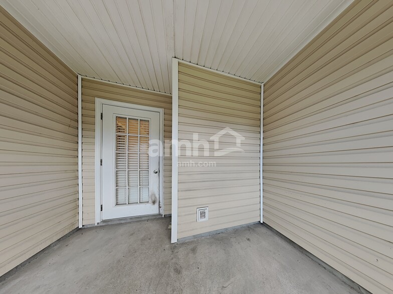 Building Photo - 1852 Willesdon Dr E