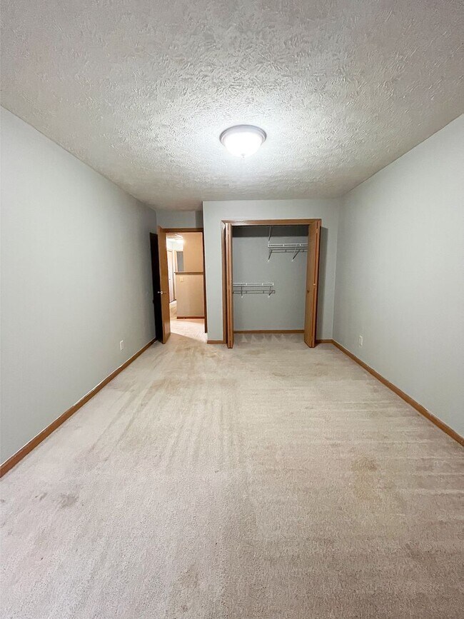 Building Photo - 3 Bedroom 3.5 Bath Townhouse