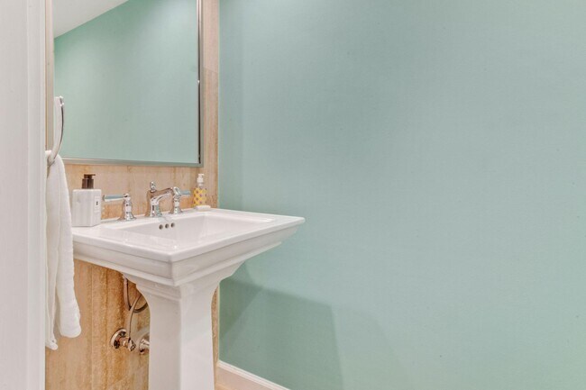 Building Photo - 1080 Wisconsin Ave NW