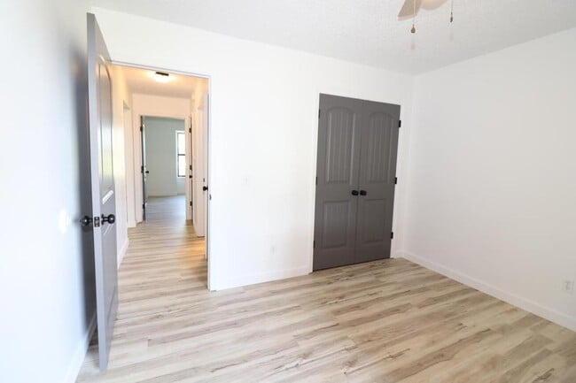 Building Photo - 116 Fairway Ave