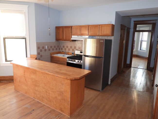 Building Photo - 2519 S Millard Ave