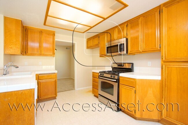 Building Photo - 28258 Inspiration Lake Dr