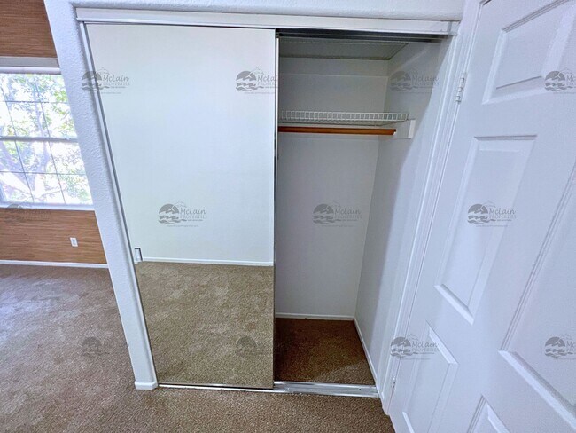 Building Photo - End unit 4 Bedroom House Available Now in ...