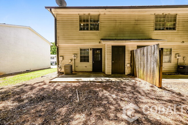 Building Photo - 3501 Creekview Pl