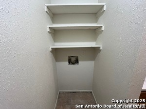 Building Photo - 9819 Valley Villa