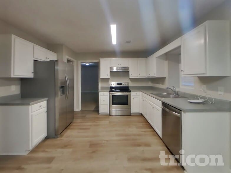 Building Photo - 3845 Forsythia Way