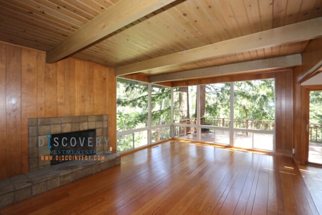 Building Photo - Contemporary Montclair 3+ Bedroom Canyon H...