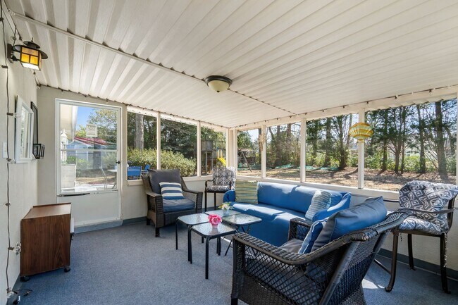 Building Photo - 4 Bed/2 Bath Furnished Single Family Home in Surfside 1 Mile to the Beach By Golf Cart!