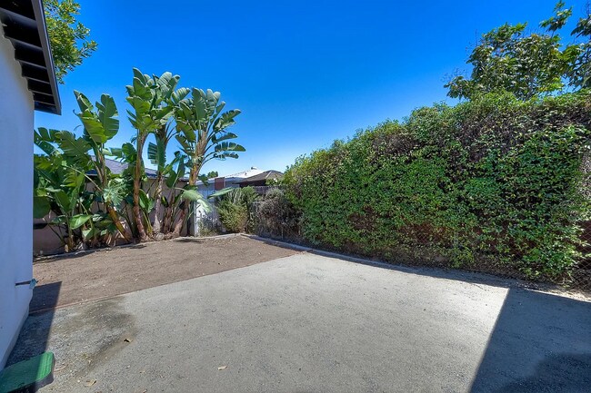 Building Photo - 199 Twin Oaks Cir