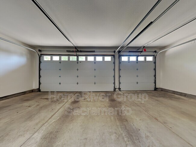 Building Photo - 5322 Bellegrove Way