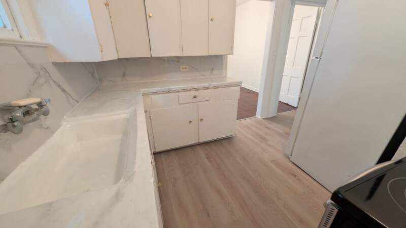 Building Photo - 404 Club Dr