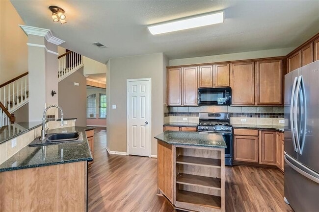 Building Photo - 1504 Weatherford Dr