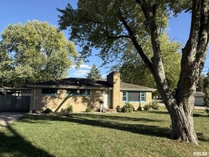 Building Photo - 3250 S 1st St