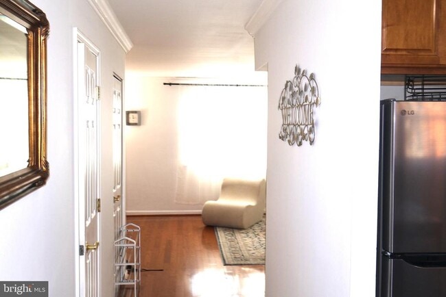 Building Photo - 5934 Mayflower Ct