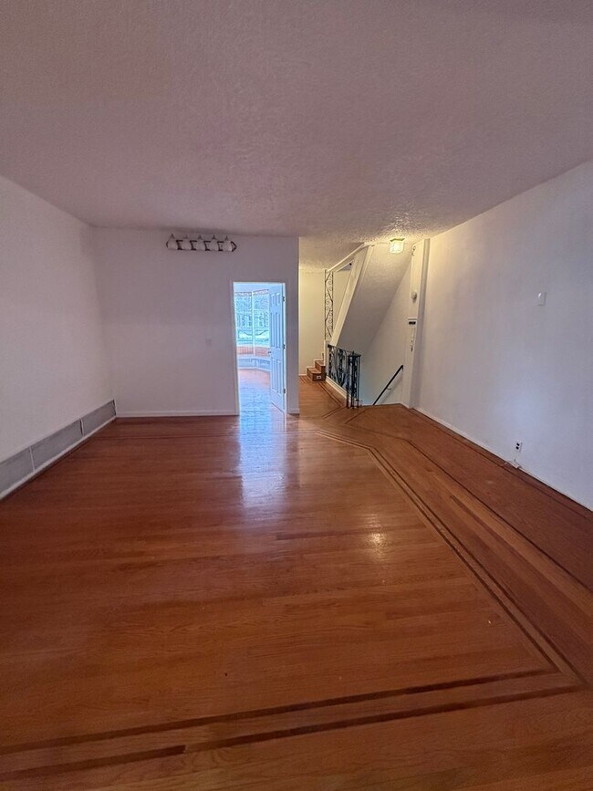 Building Photo - 28 N 50th St